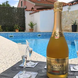 Sanda With Private Pool Villa