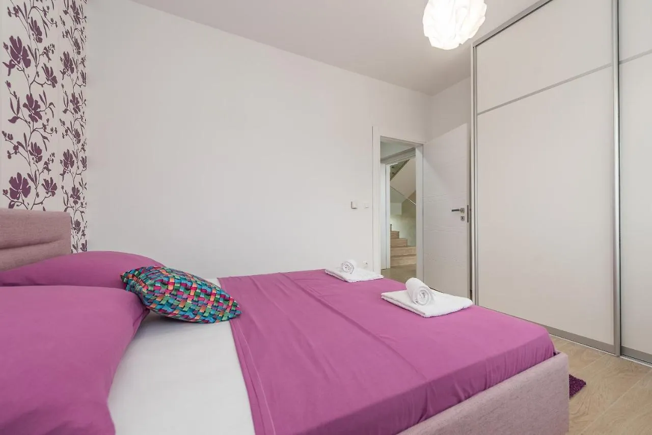 Villa Nika Zadarvillas  Zadar